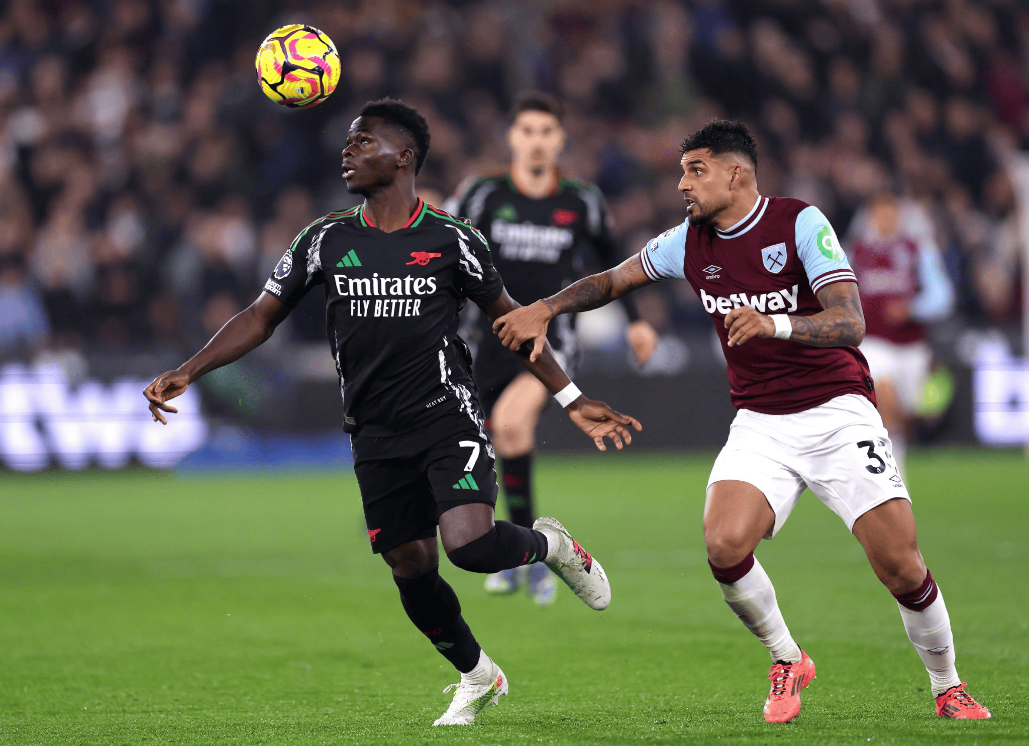 托特纳姆围绕英超防线松动赛前塞维利亚更衣室发声，媒体一致点评：多伦多猛龙围绕NBA常规赛单刀错失